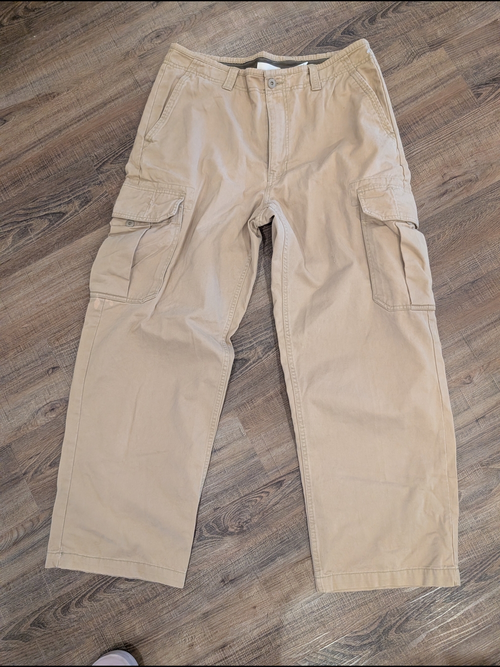 GAP Men's Cargo Pants in Tan